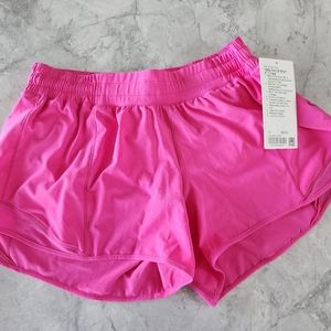 Lululemon Hotty Hot Low Rise Shorts, 4" - BNWT